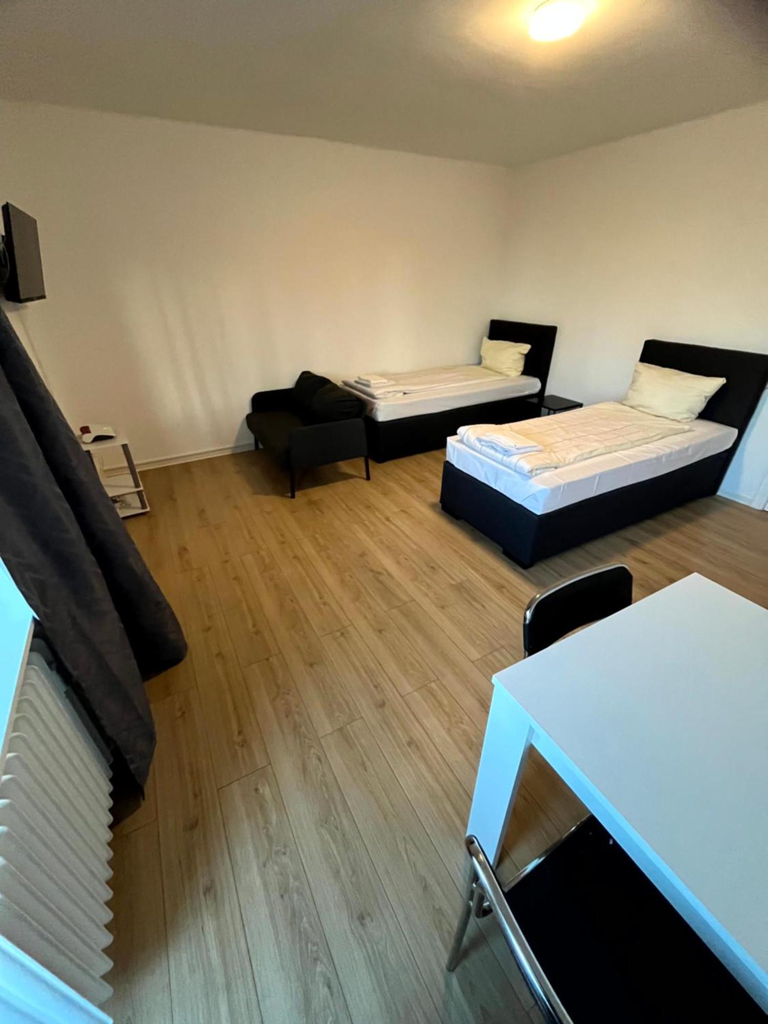 3-Zimmer Monteurwohnung Mit Balkon نومنستر المظهر الخارجي الصورة